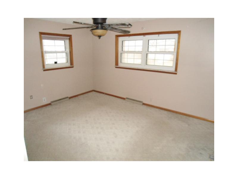 909 South Post Road Indianapolis, IN 46239 - Photo 7 of 15 Gallery Image 7