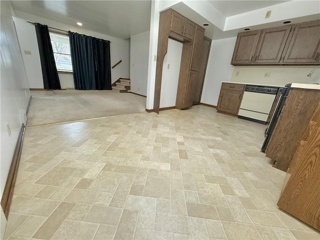 841 East Lutton Street New Castle, PA 16101 - Photo 5 of 12 a view of front door