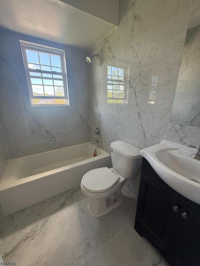 335 Broadway, Unit 2 Elizabeth Port, NJ 07206 - Photo 5 of 14