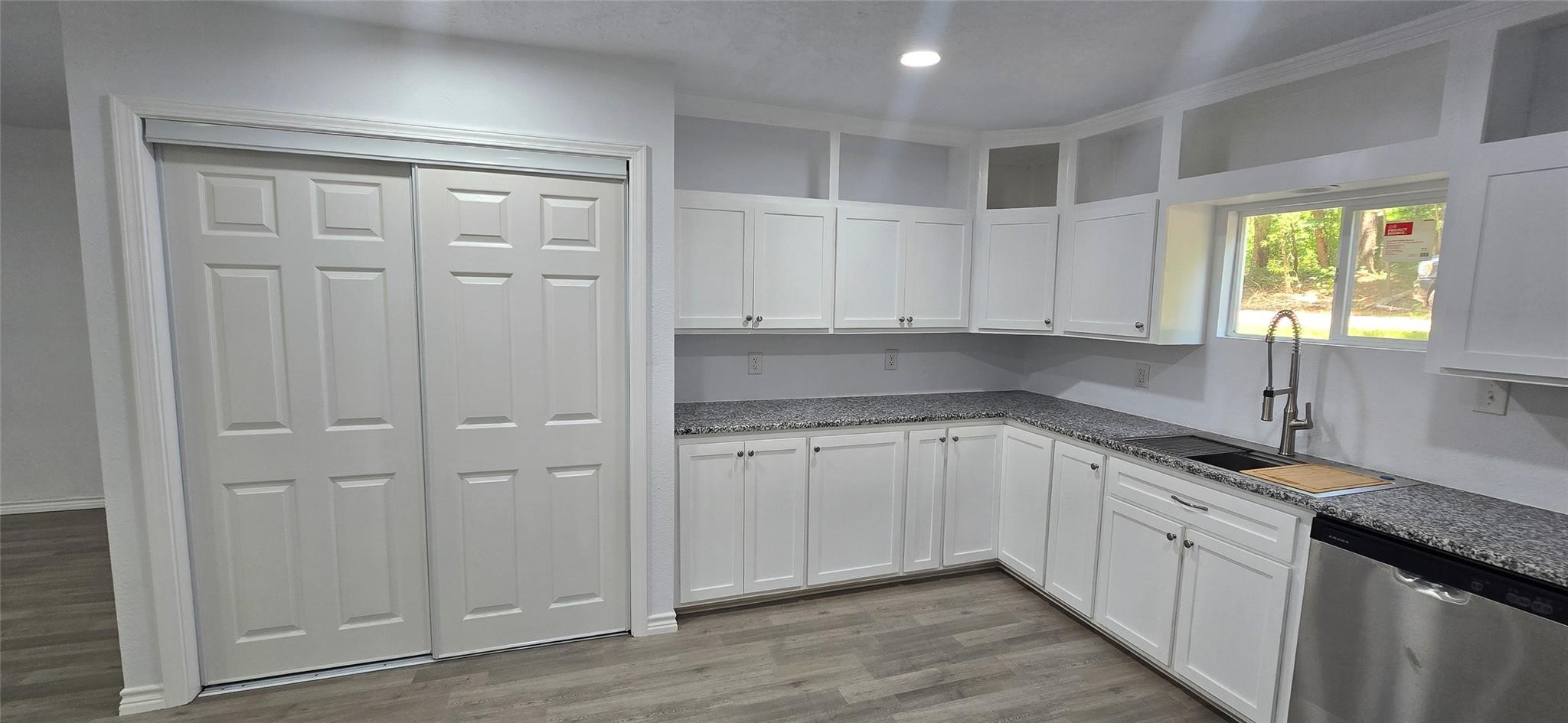 110 Hidden Circle Coldspring, TX 77331 - Photo 6 of 24 Kitchen with pantry