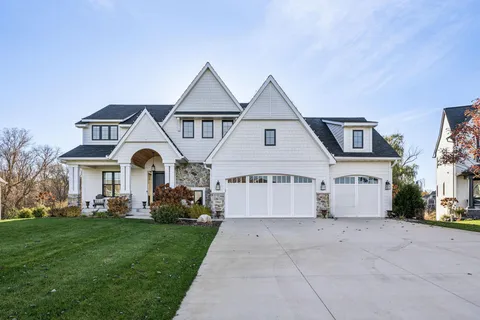 $1,850,000 | 5960 Prestwick Court, Excelsior, MN 55331