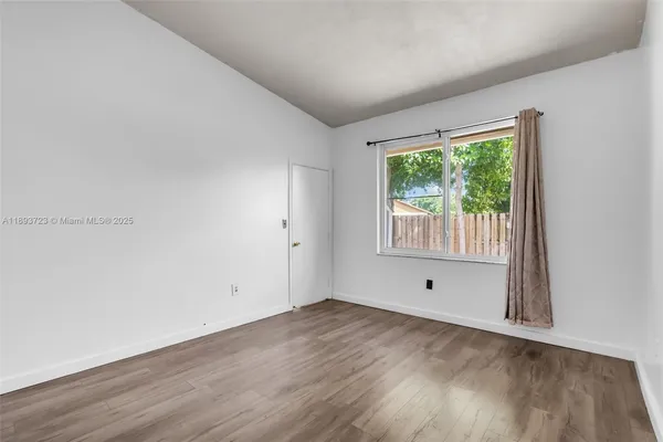 $2,700 | 6713 Northwest 188th Terrace, Unit 6713, Hialeah, FL 33015