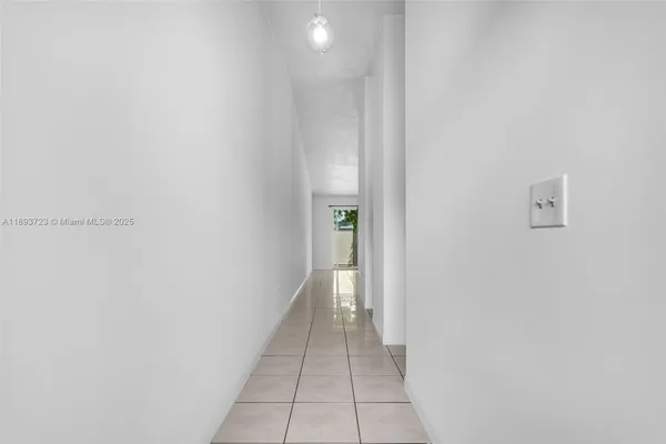 $2,700 | 6713 Northwest 188th Terrace, Unit 6713, Hialeah, FL 33015