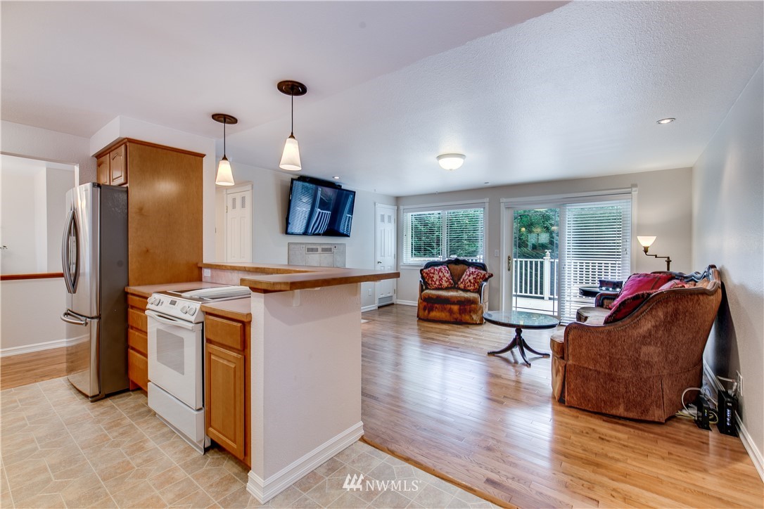 25803 Lake Fenwick Road Kent, WA 98032 - Photo 8 of 25 Gallery Image 8