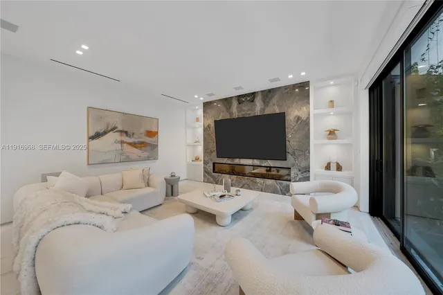 $15,500 | 34 Southwest 26th Road, Miami, FL 33129