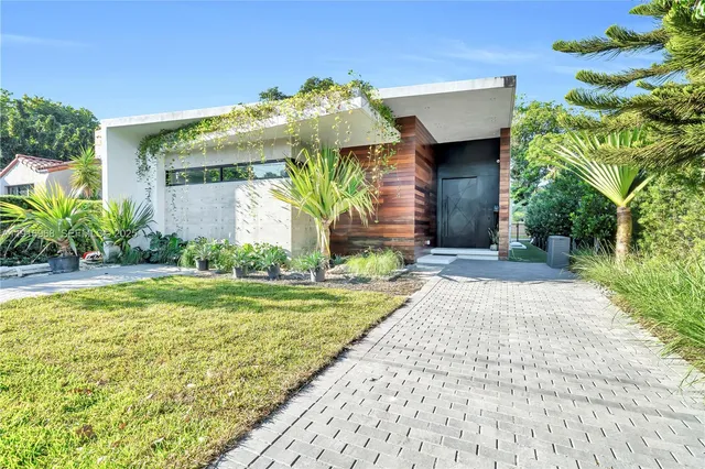 $15,500 | 34 Southwest 26th Road, Miami, FL 33129