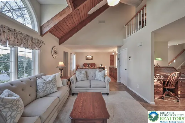 $310,000 | 319 West Windsor Road, Saylorsburg, PA 18353