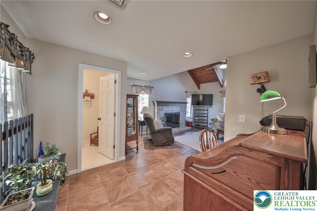 319 West Windsor Road Saylorsburg, PA 18353 - Photo 25 of 55