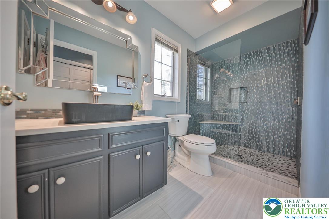 319 West Windsor Road Saylorsburg, PA 18353 - Photo 33 of 55 updated primary ensuite