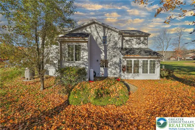 $310,000 | 319 West Windsor Road, Saylorsburg, PA 18353