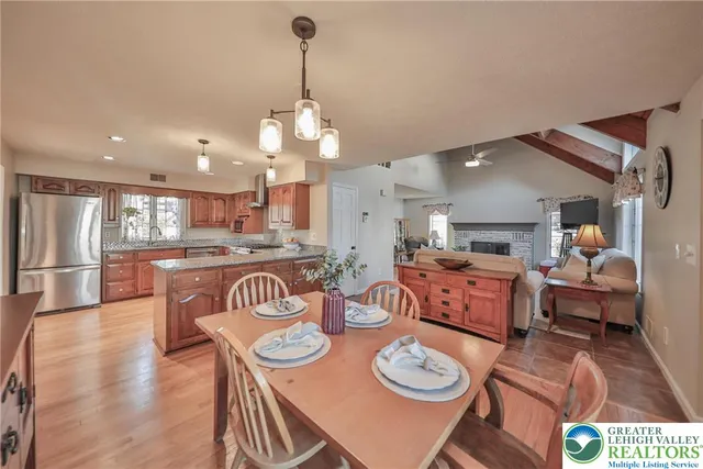 $310,000 | 319 West Windsor Road, Saylorsburg, PA 18353