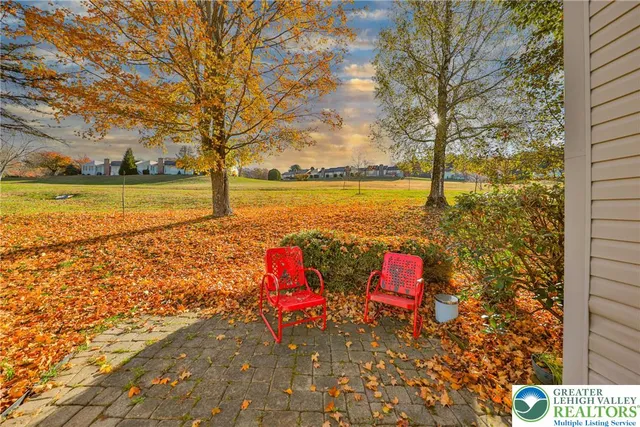 $310,000 | 319 West Windsor Road, Saylorsburg, PA 18353