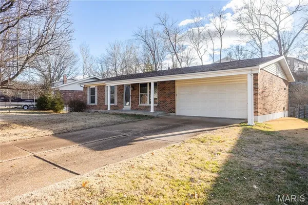 $359,900 | 11042 Wylestone Court, St. Louis, MO 63126