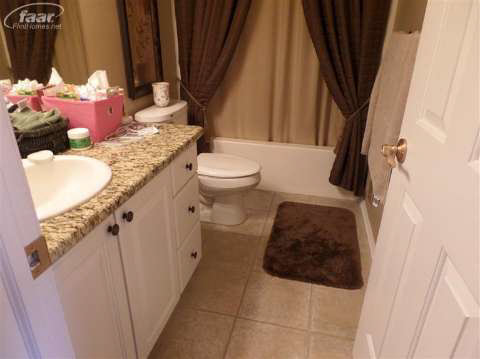 2076 West Ridge Drive Davison, MI 48423 - Photo 17 of 23 20385968-16.JPG