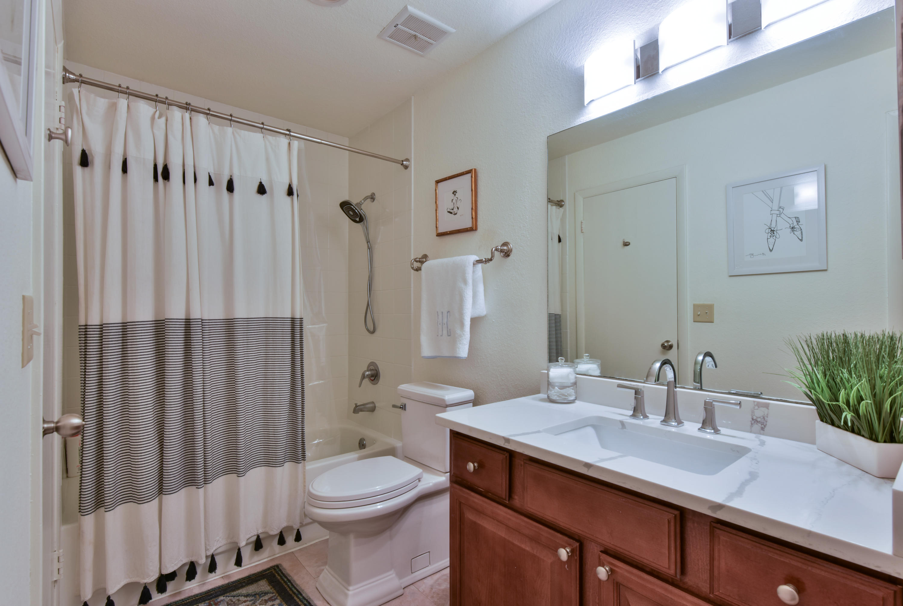 1481 Center Street, Unit 1303 Mount Pleasant, SC 29464 - Photo 11 of 20 bathroom