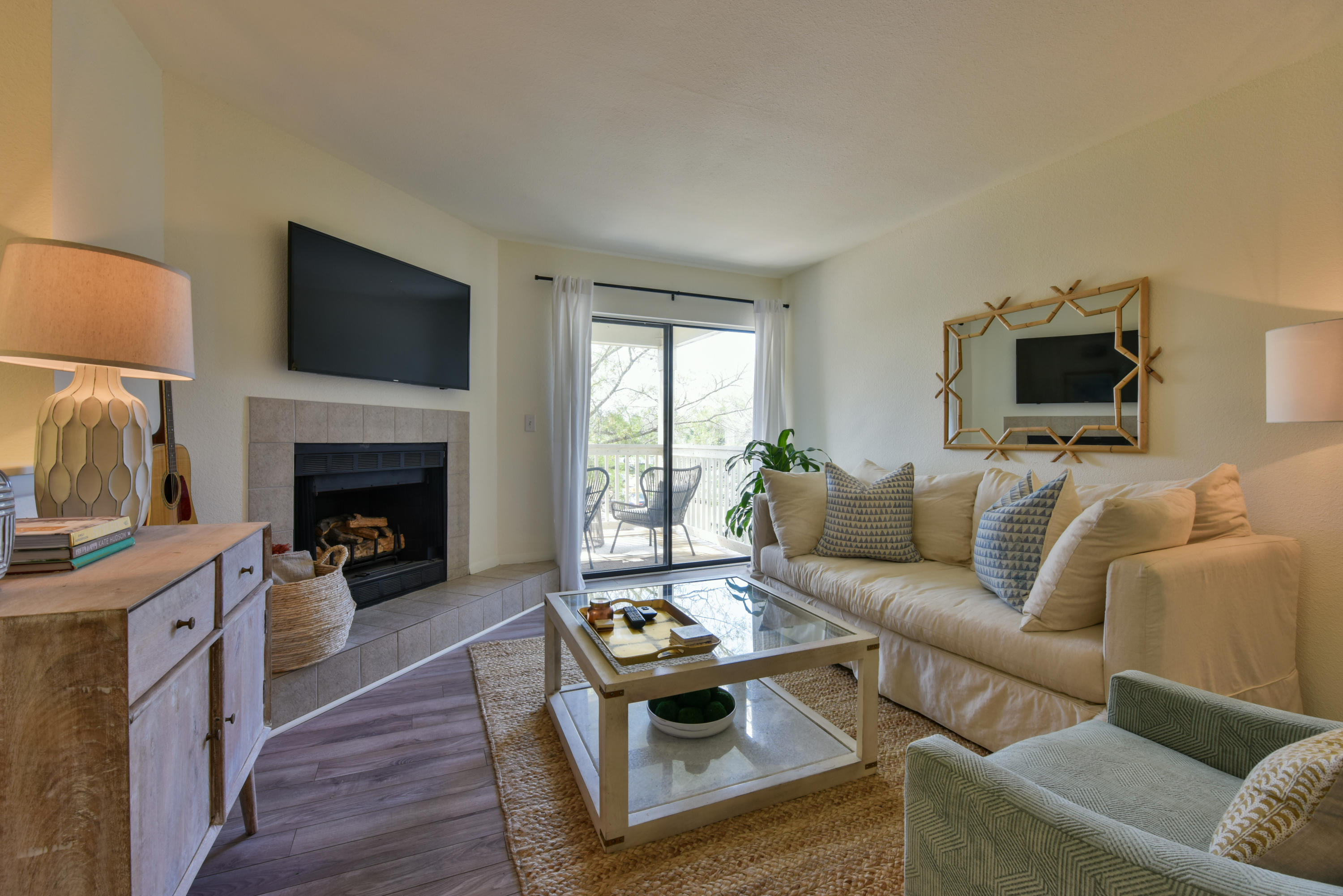 1481 Center Street, Unit 1303 Mount Pleasant, SC 29464 - Photo 20 of 20 Living room