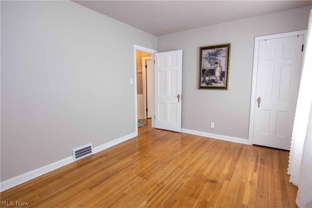 2443 Fenwick Road Cleveland, OH 44118 - Photo 21 of 35