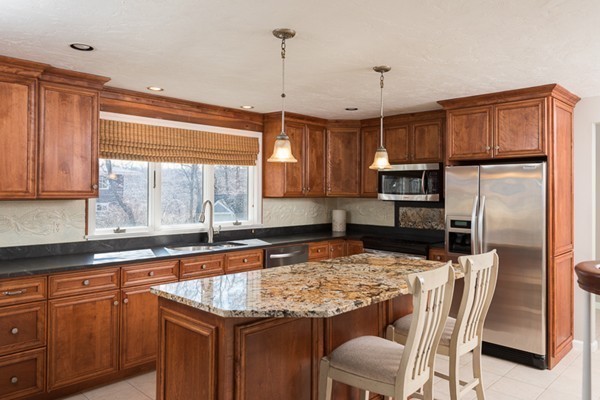 46 R Center Hill Road Plymouth, MA 02360 - Photo 11 of 30 Gallery Image 11