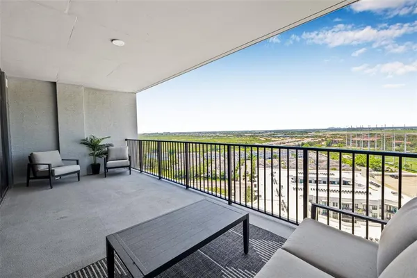 $3,663 | 221 Main Street North, Unit 808, St. Petersburg, FL 33716