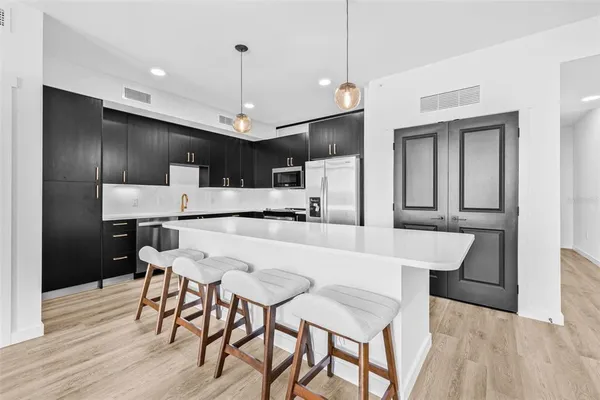 $3,663 | 221 Main Street North, Unit 808, St. Petersburg, FL 33716