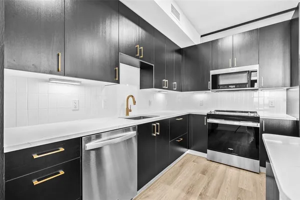$3,663 | 221 Main Street North, Unit 808, St. Petersburg, FL 33716