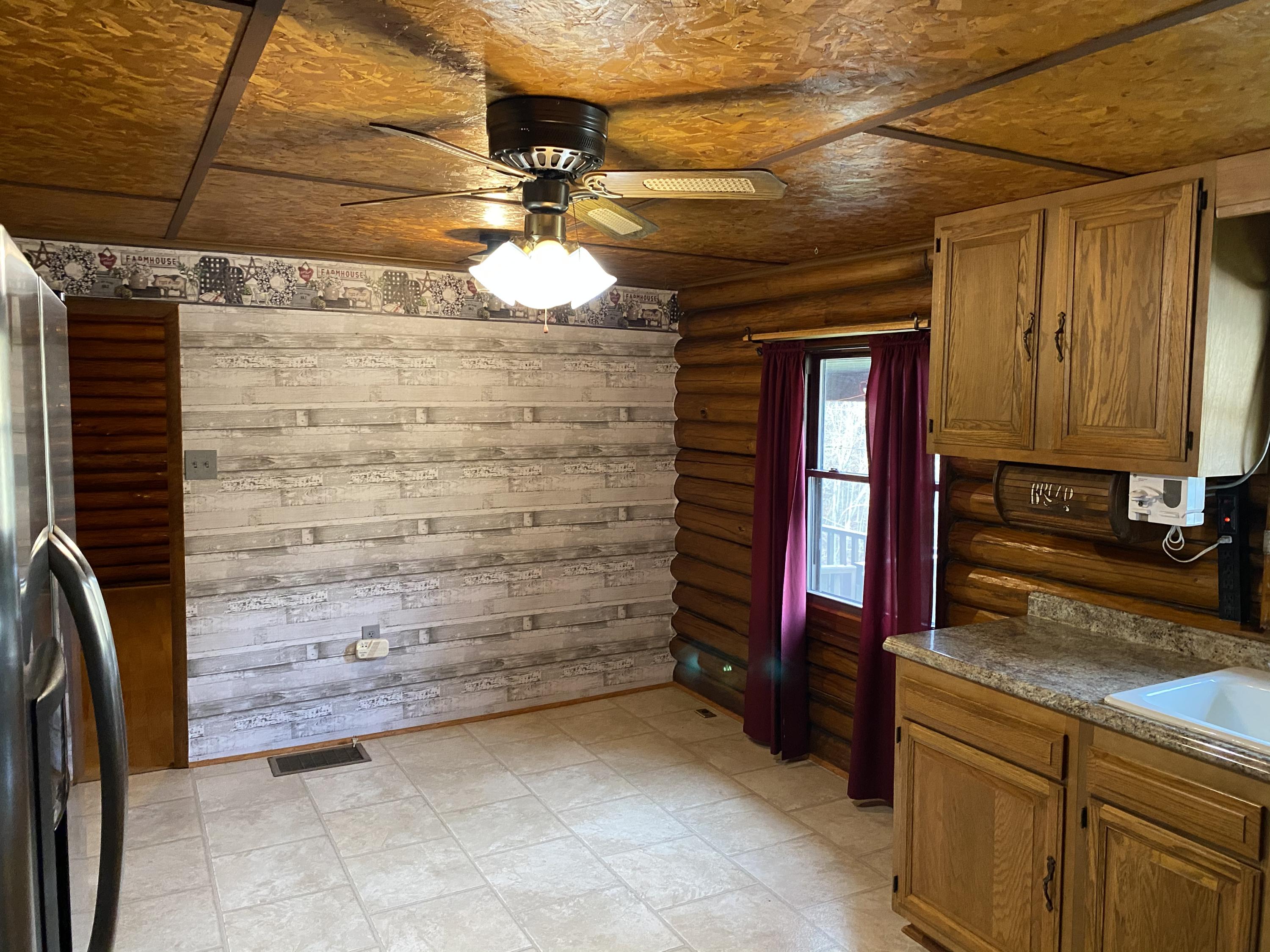 376 Wade Bulla Road Watauga, TN 37694 - Photo 6 of 16 BE9B43F8-57D0-491D-84C3-9503643DA2BB