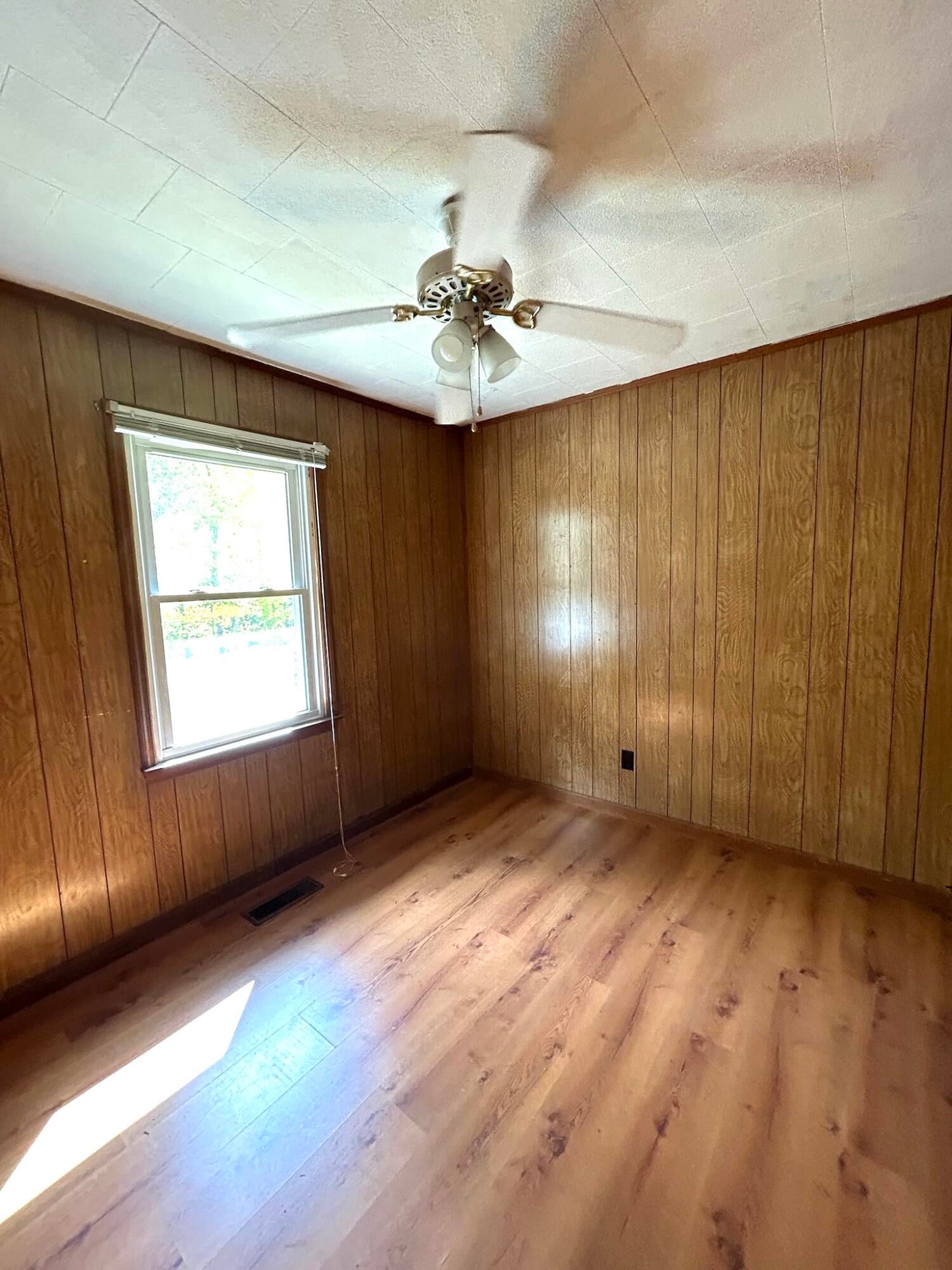 145 Cades Field Road Union, WV 24983 - Photo 20 of 49 Gallery Image 20