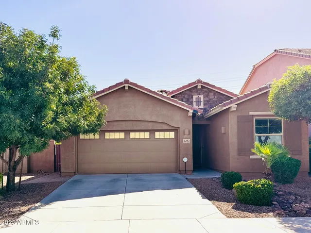$2,600 | 3253 South Miller Drive, Chandler, AZ 85286