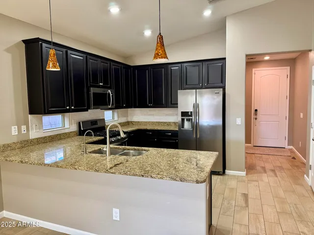 $2,600 | 3253 South Miller Drive, Chandler, AZ 85286