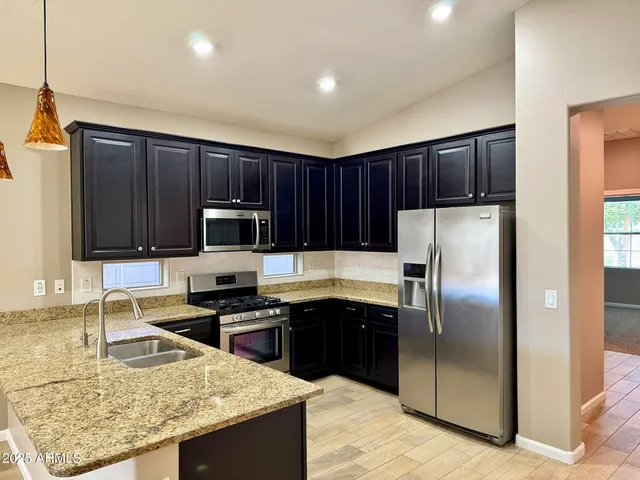 $2,600 | 3253 South Miller Drive, Chandler, AZ 85286