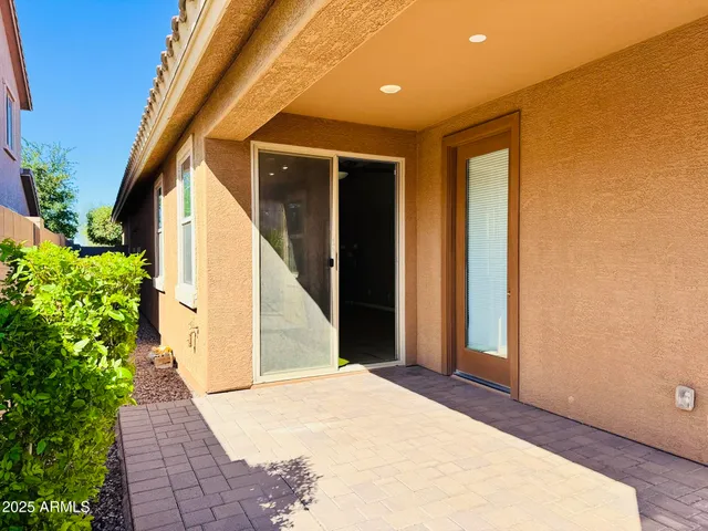 $2,600 | 3253 South Miller Drive, Chandler, AZ 85286