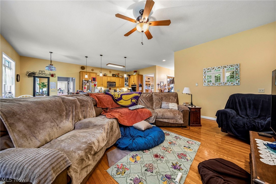 10401 Darrow Road Vermilion, OH 44089 - Photo 5 of 33