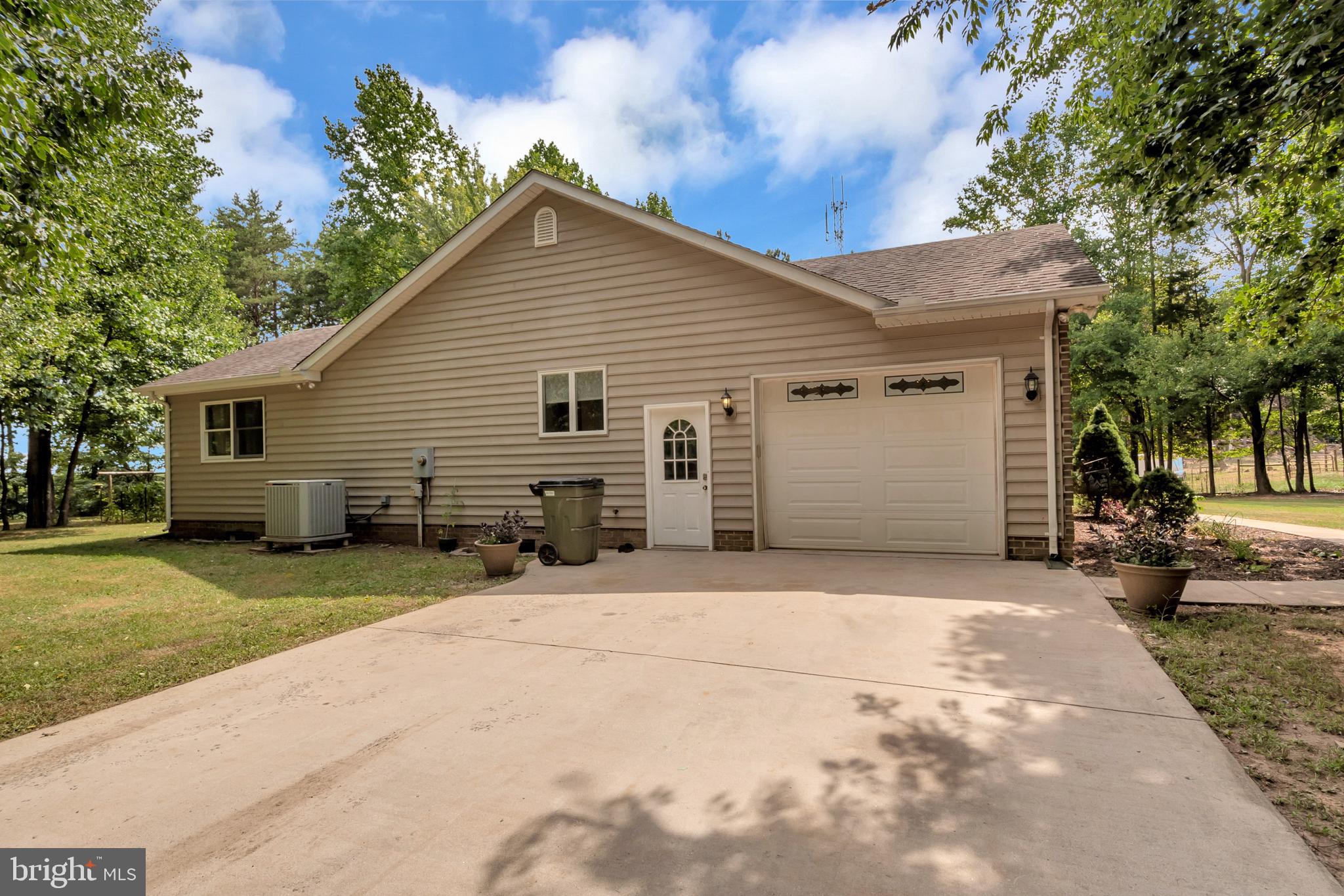 3513 Ensors Shop Road Midland, VA 22728 - Photo 46 of 54 1.5 Car Garage