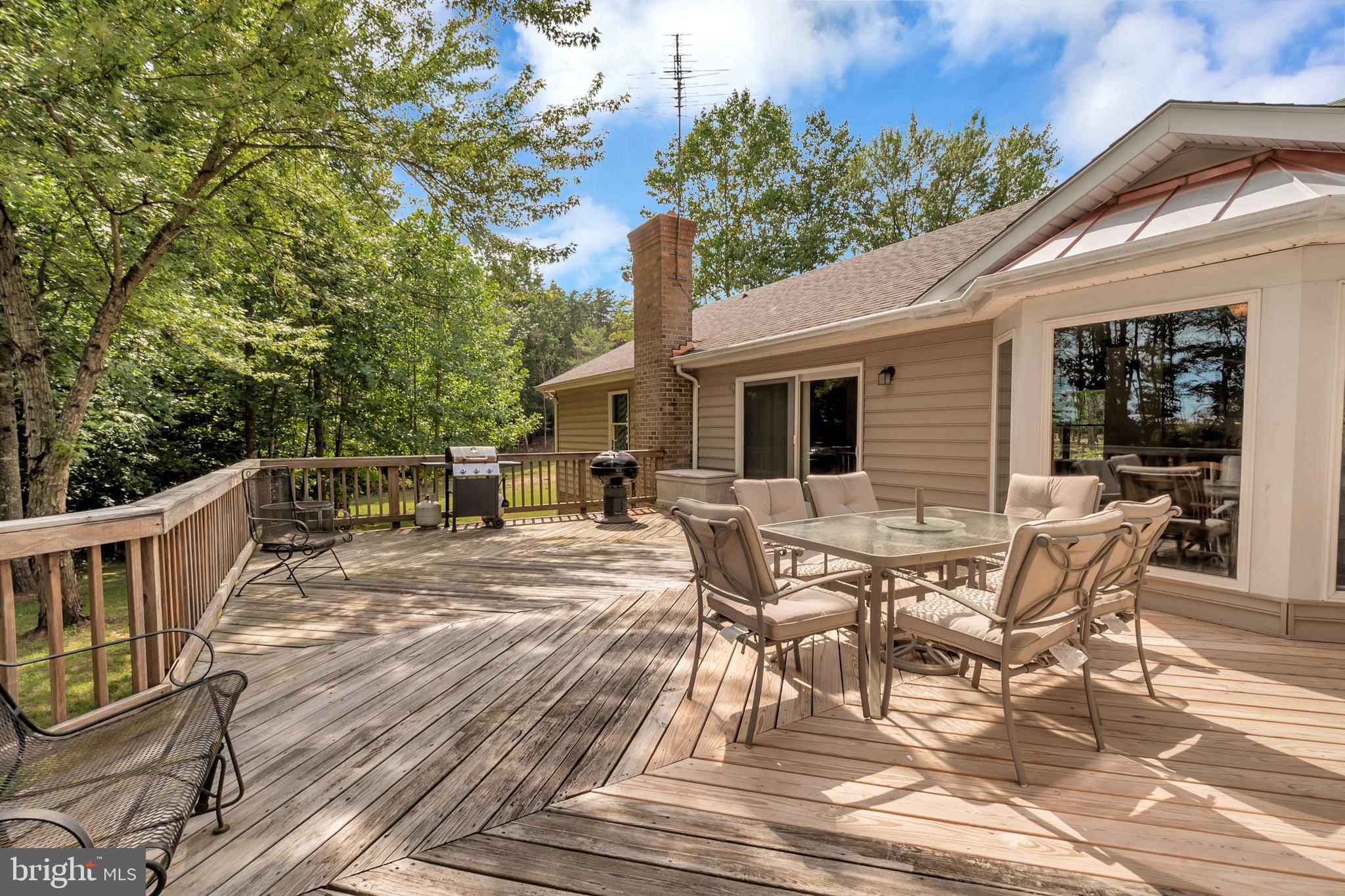 3513 Ensors Shop Road Midland, VA 22728 - Photo 49 of 54 Enjoy Breakfast, Lunch & Dinner Outside!