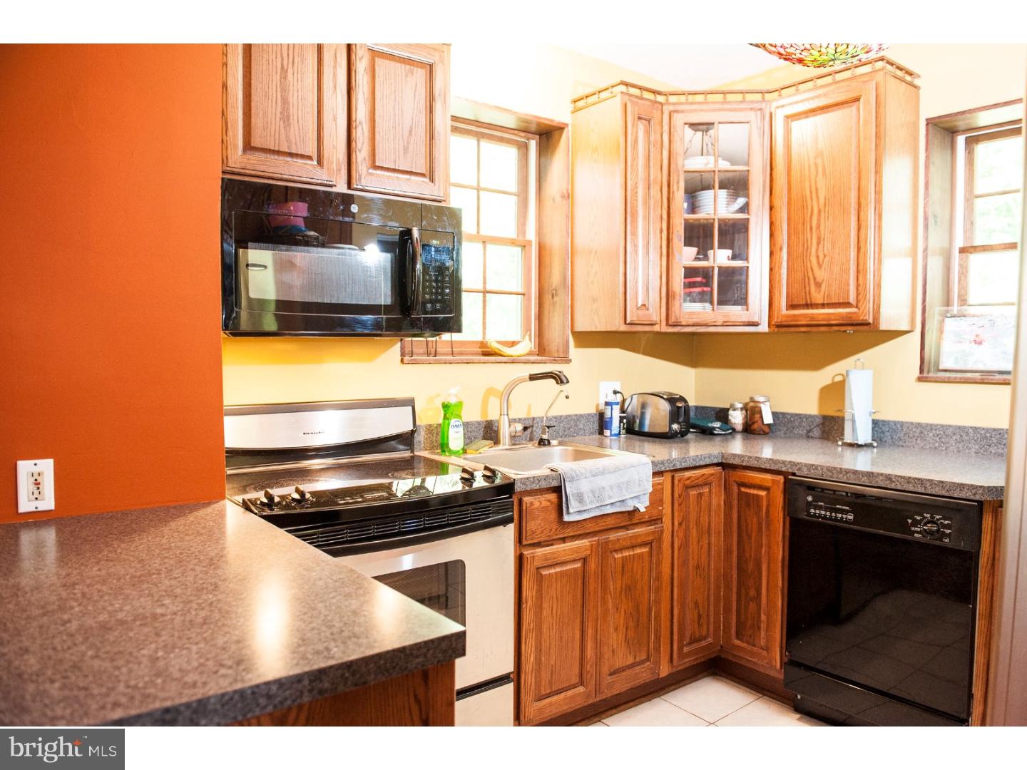 544 Kansas Road Warrington, PA 18976 - Photo 11 of 20 Gallery Image 11