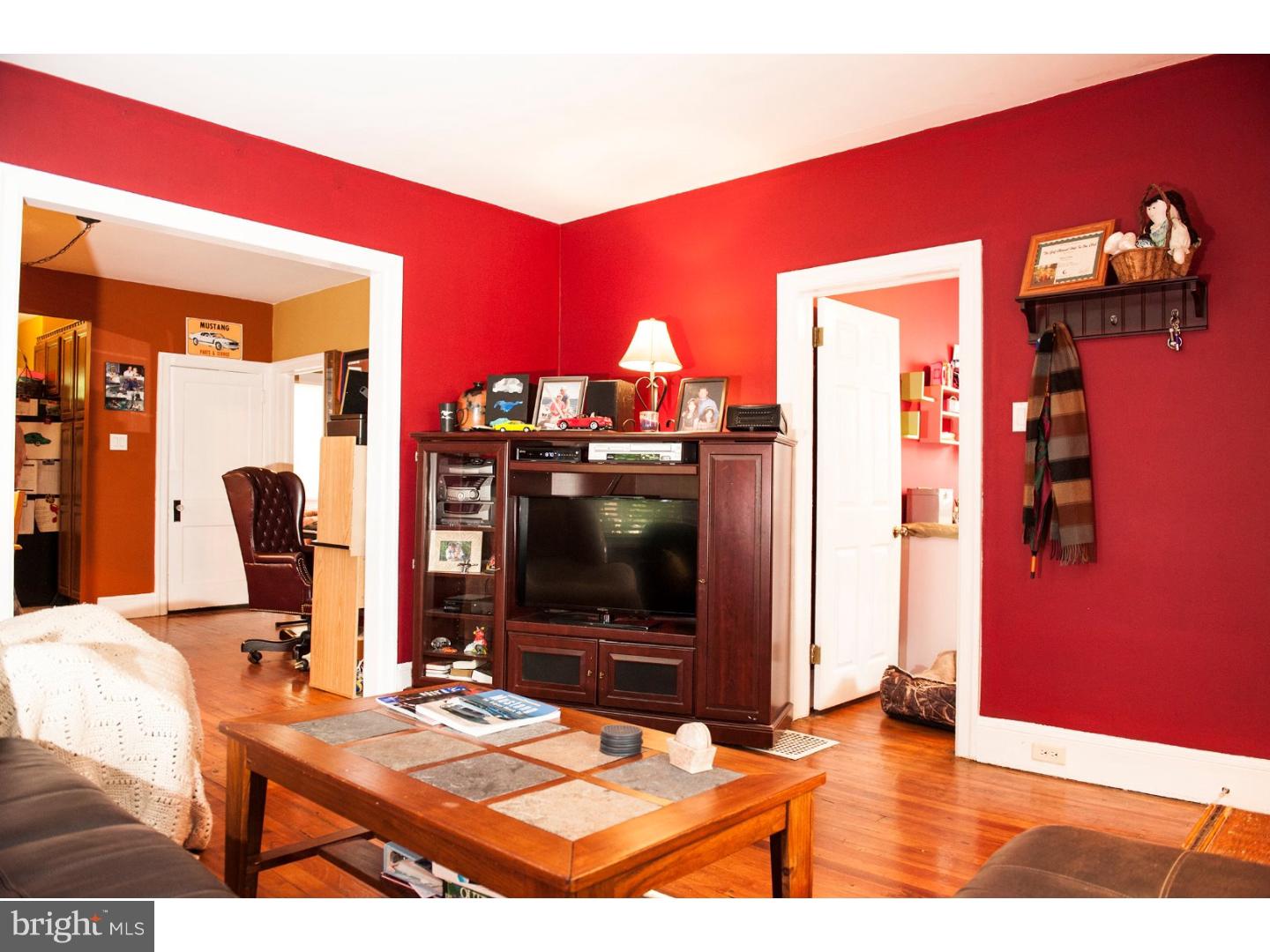 544 Kansas Road Warrington, PA 18976 - Photo 5 of 20 Gallery Image 5