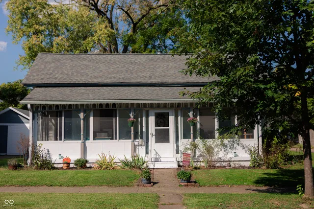 $230,000 | 238 Walnut Street, Greenfield, IN 46140