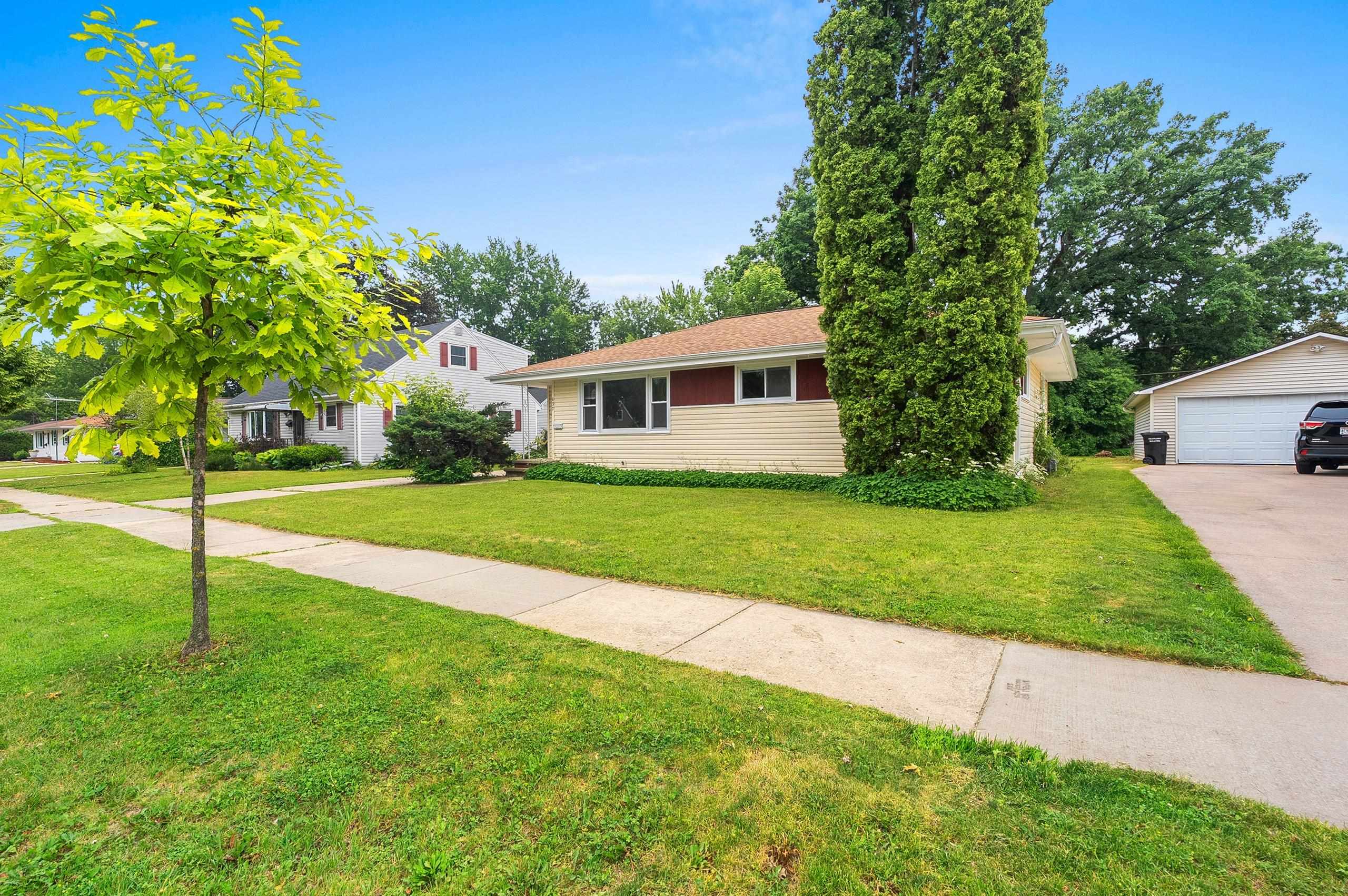 637 East Wilson Avenue Appleton, WI 54915 - Photo 37 of 45