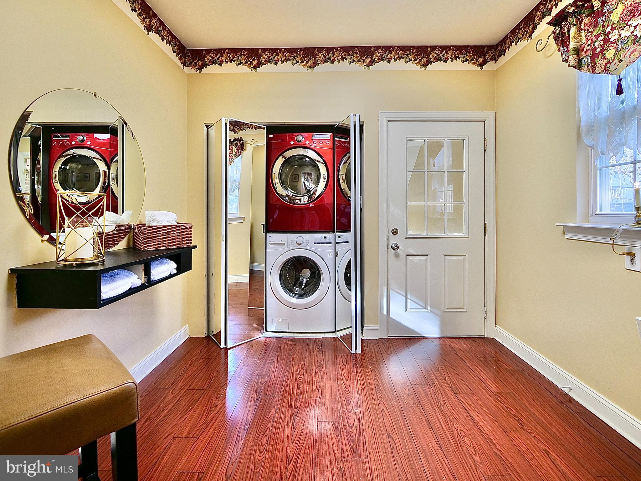 777 Kelli Lane Springfield, PA 19064 - Photo 31 of 68 Mudroom with Washer & Dryer