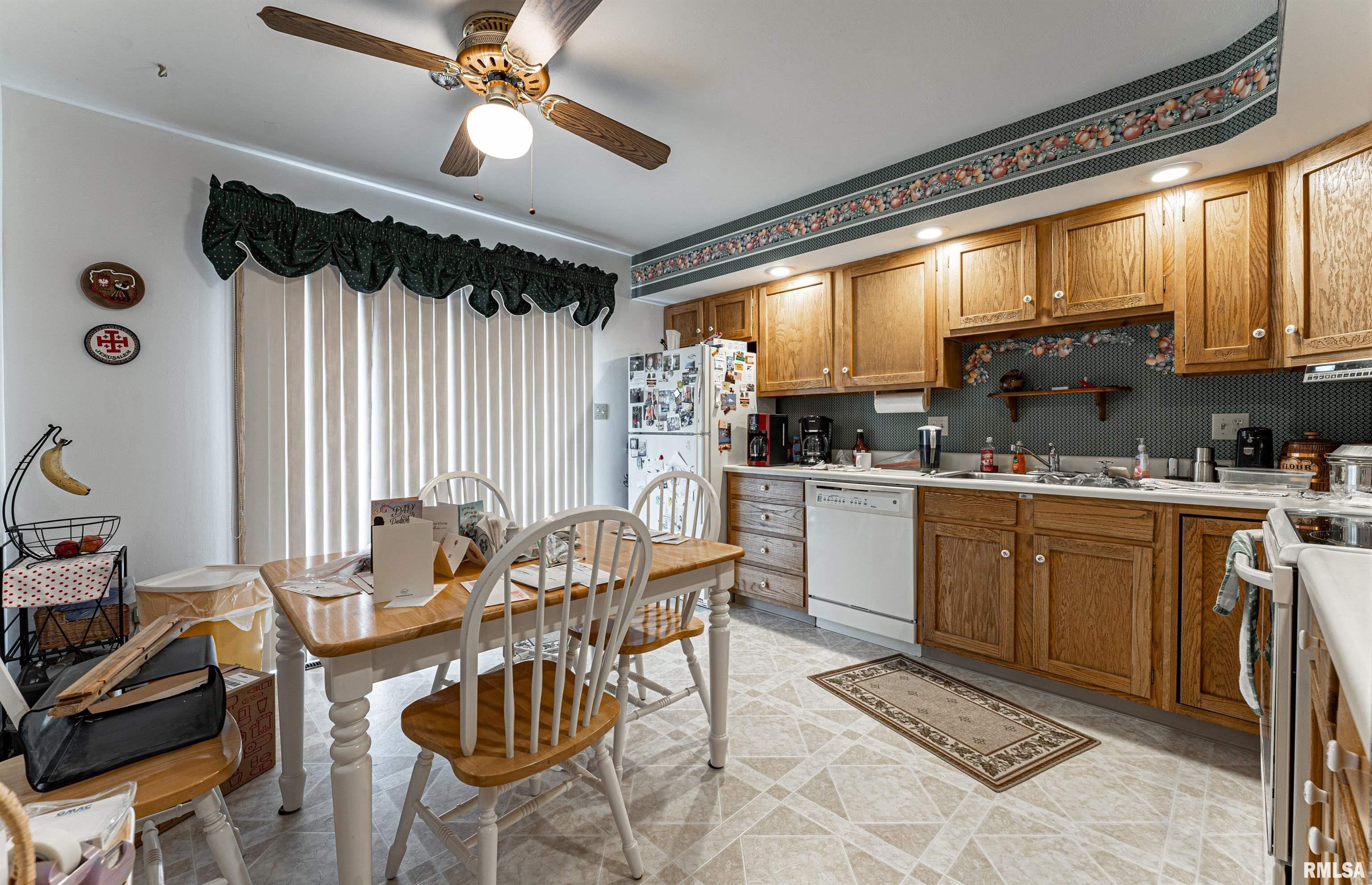 2324 Railsplitter Avenue Lincoln, IL 62656 - Photo 5 of 23 Gallery Image 5