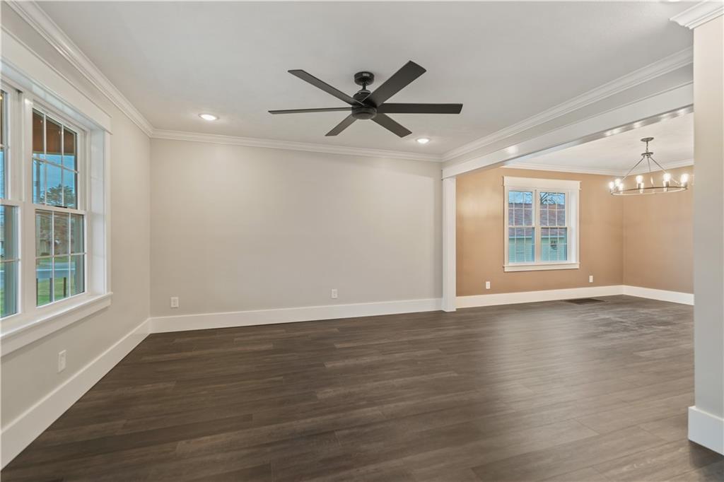 1000 Marshall Road Monaca, PA 15061 - Photo 8 of 36 Spacious Living Room