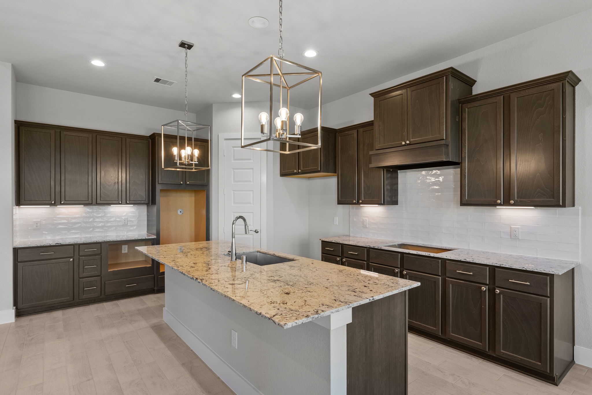 413 Hampton Edge Lane Waller, TX 77484 - Photo 5 of 42