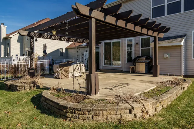 $390,000 | 206 Bear Dusk Way, Belvidere, IL 61008