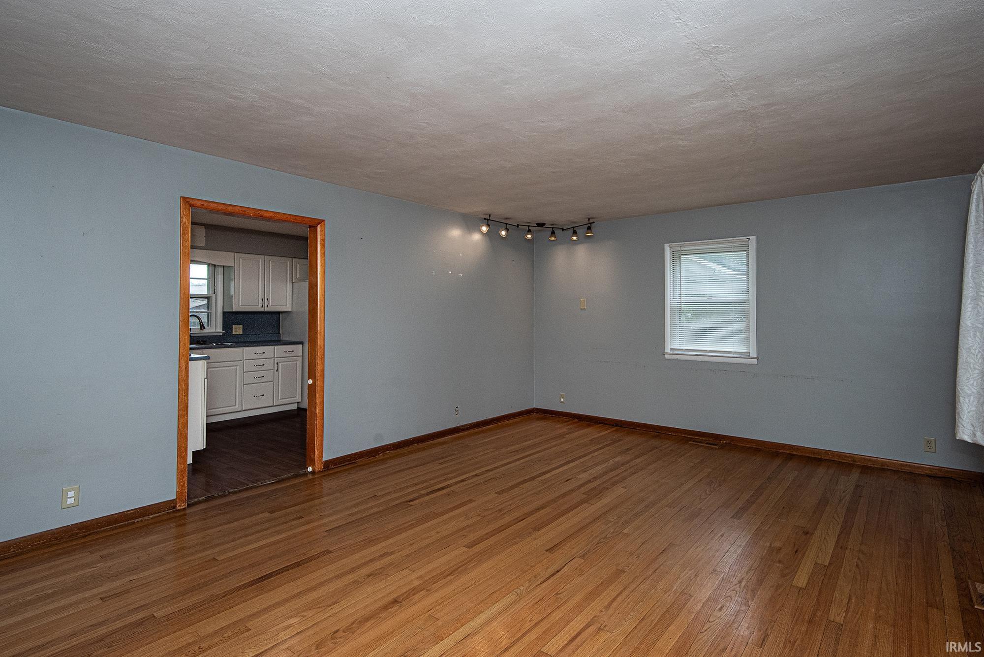 119 Bentley Road Vincennes, IN 47591 - Photo 4 of 27 Gallery Image 4