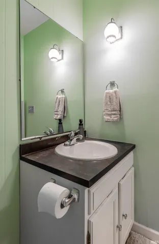 $240,000 | 7518 Meadowview Drive, Evansville, IN 47710