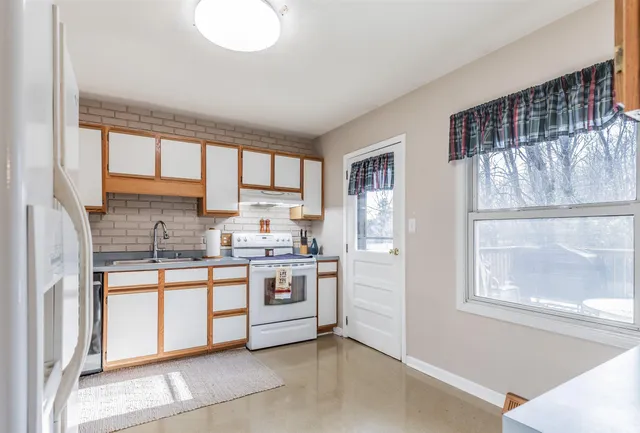 $240,000 | 7518 Meadowview Drive, Evansville, IN 47710