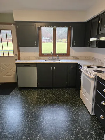 $2,200 | 48 River Road, Mansfield, CT 06250