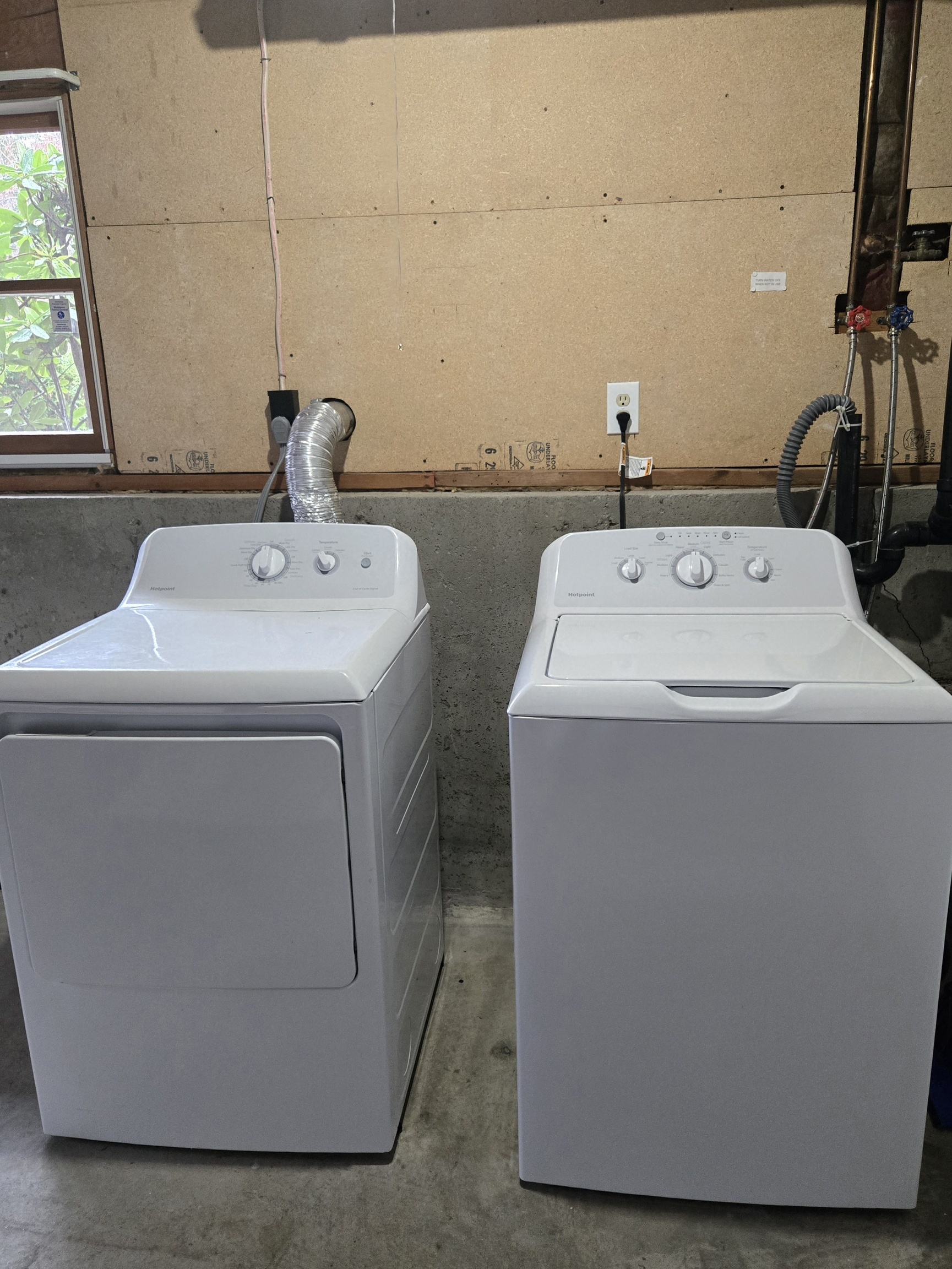 48 River Road Mansfield, CT 06250 - Photo 23 of 27 a utility room with dryer and washer