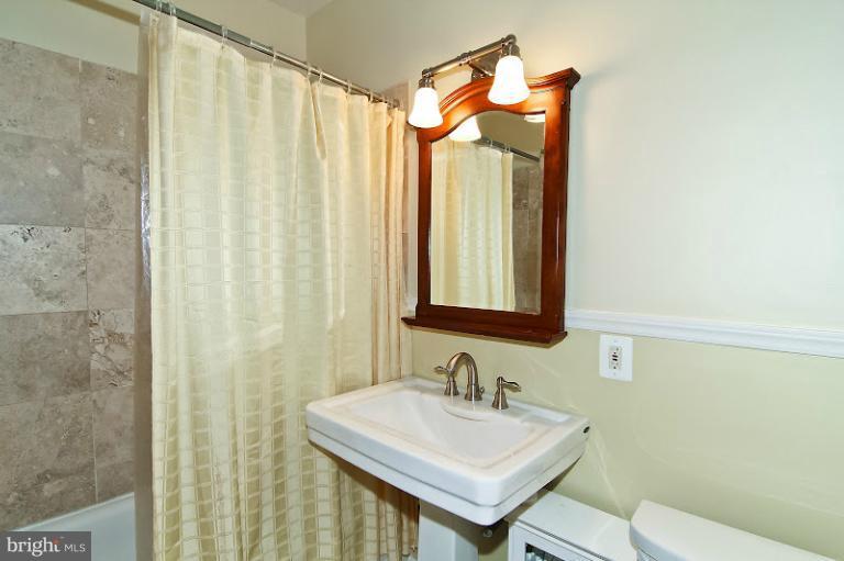 1314 Rittenhouse Street Northwest Washington, DC 20011 - Photo 4 of 15 Upper Hall Bath