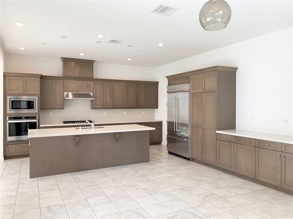 20816 Pine Cone Circle Porter Ranch, CA 91326 - Photo 9 of 19 Kitchen